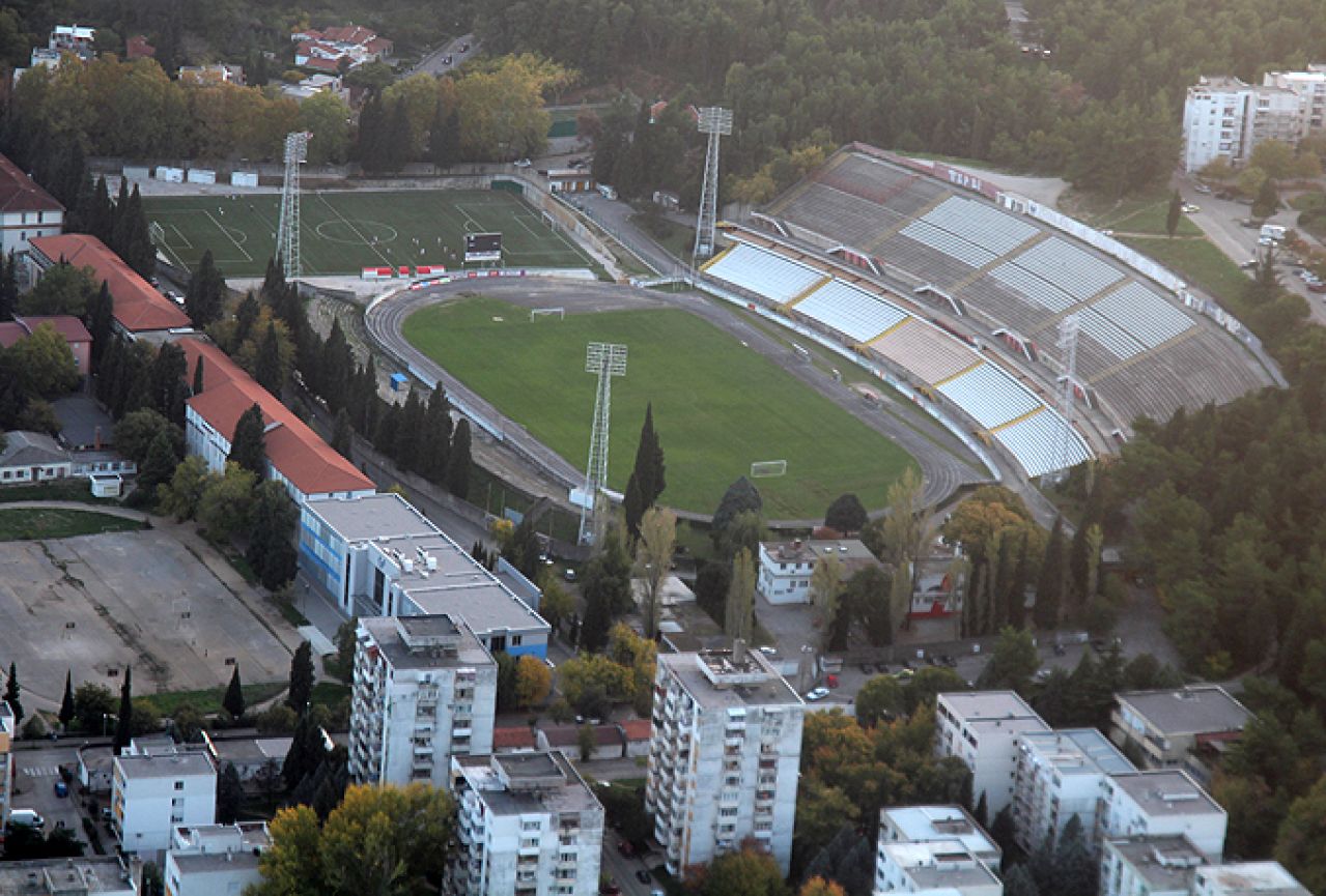 Ipak ništa od krova na stadionu Zrinjskog - Hrvatski Medijski Servis