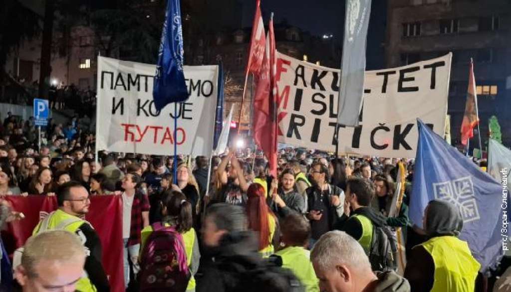 Beogradsi Program Rts RTS u Beogradu i dalje blokiran, radnici ušli u zgradu uz pomoć ...