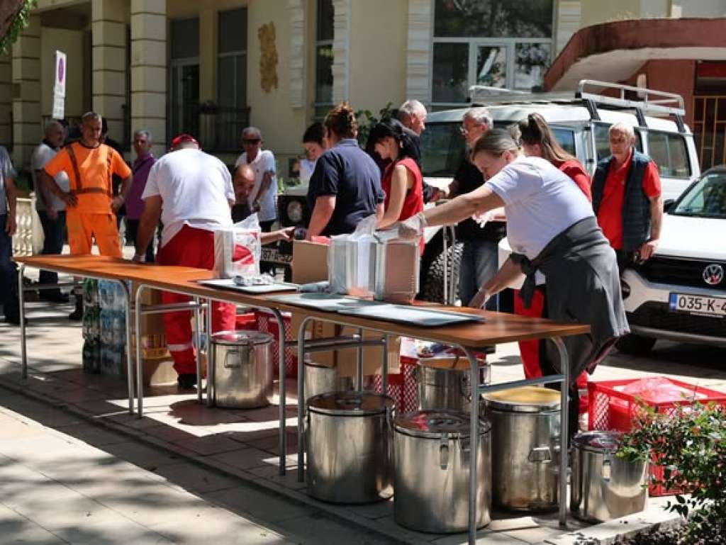 Obilježavanje Međunarodnog praznika rada u Mostaru uz sindikalni grah i piće