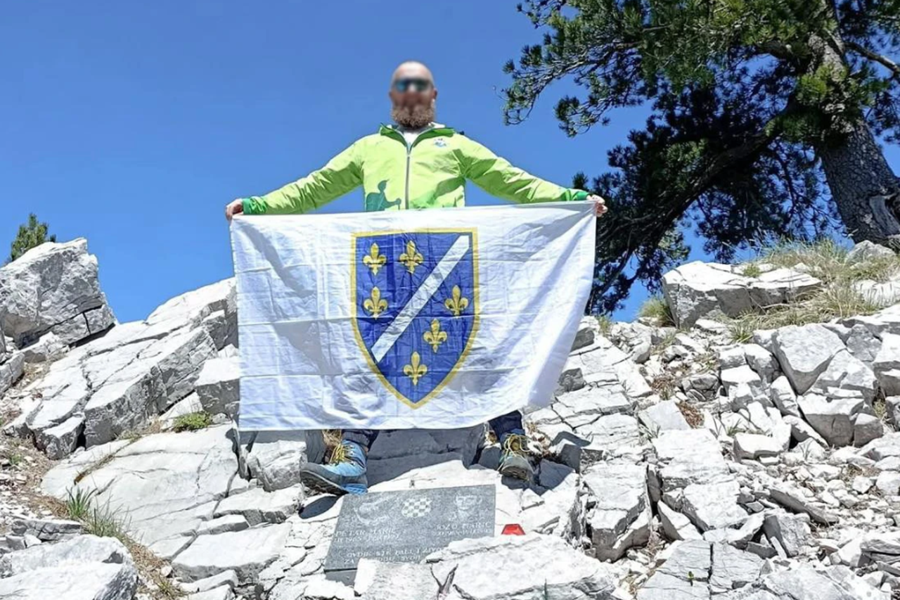 Kazna za planinara – Pozirao s “ljiljanima” nad spomenikom poginulim braniteljima