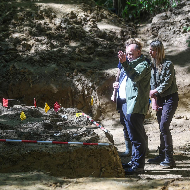 Medved obišao masovne grobnice u Zagrebu: “Tolika količina žice kojom su vezani…”