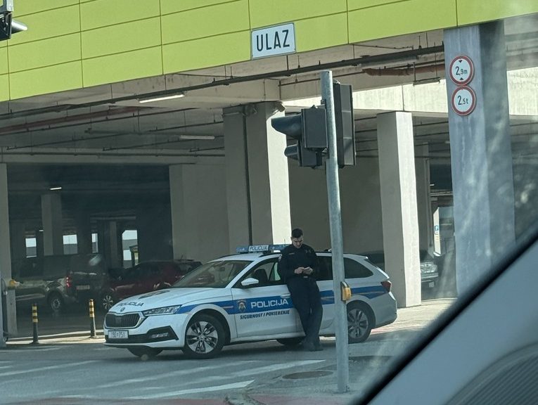 Evakuirana tri shopping centra u Zagrebu, stigla dojava o bombama