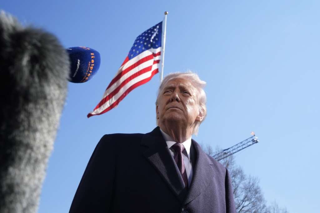 Trump kaže da Iran uveliko gubi na početku pregovora Trump kaže da Iran uveliko gubi na početku pregovora