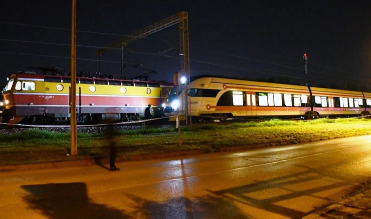 U naletu vlaka u Slavonskom Brodu poginule dvije osobe