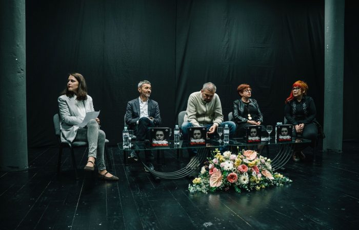 FOTO Održana promocija knjige „’ajmo na fuka“ autora Dragana Komadine