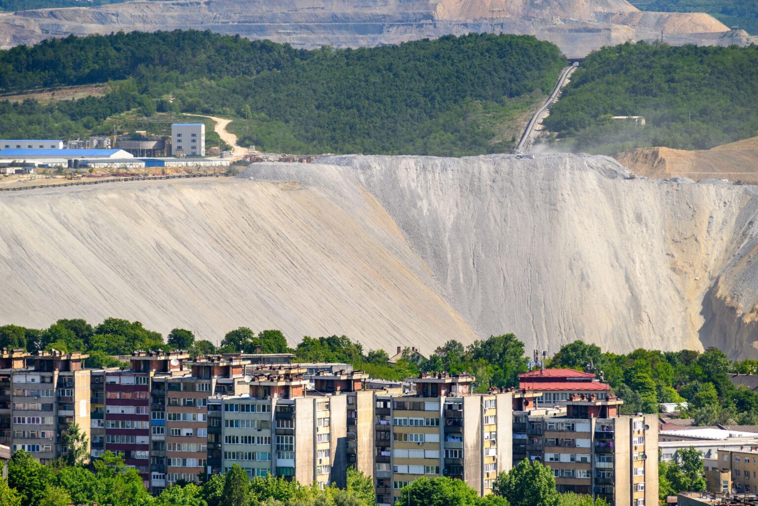 Kinezi iskopali 4,3 tone zlata u Srbiji, sve prodali jednom kupcu