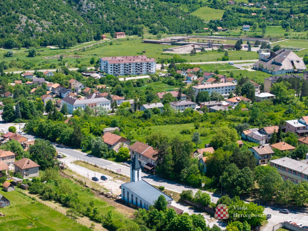 Državljanka Češke poginula u prometnoj nesreći kod Drvara