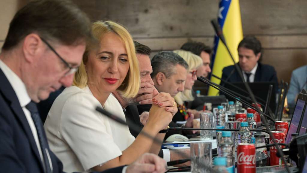 Vlada FBiH usvojila zaključke o HE Ulog i “Gornjim horizontima” Vlada FBiH usvojila zaključke o HE Ulog i “Gornjim horizontima”