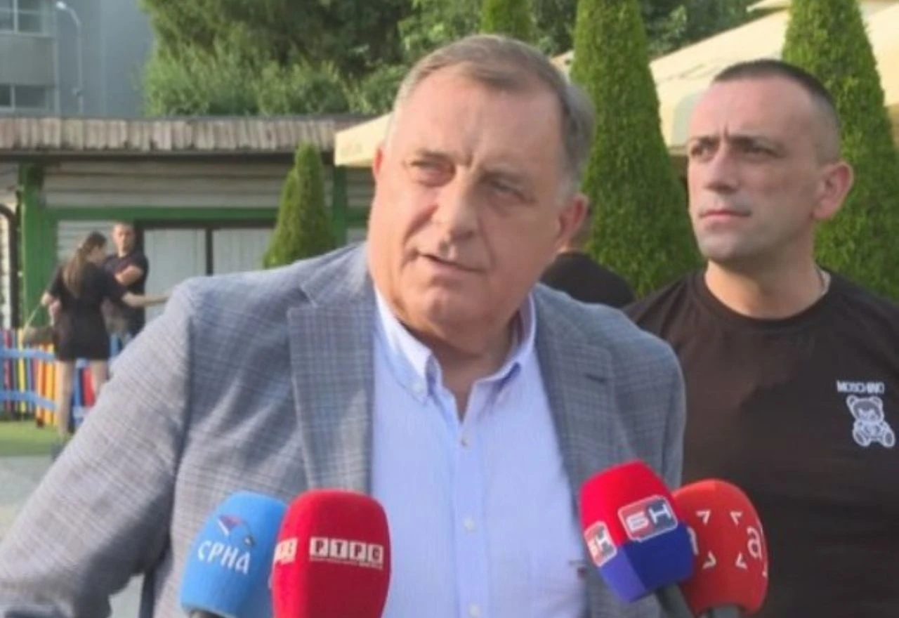 VIDEO DODIK NA PALAMA: Upotreba policijske sile nije bila adekvatna, ispričavam se građanima VIDEO DODIK NA PALAMA: Upotreba policijske sile nije bila adekvatna, ispričavam se građanima