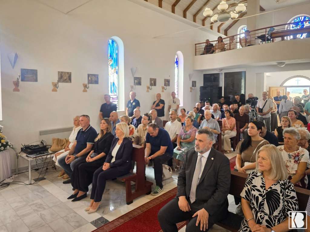 Krišto na svečanosti obilježavanja Dana sv. Ilije proroka u Bosanskom Grahovu Krišto na svečanosti obilježavanja Dana sv. Ilije proroka u Bosanskom Grahovu