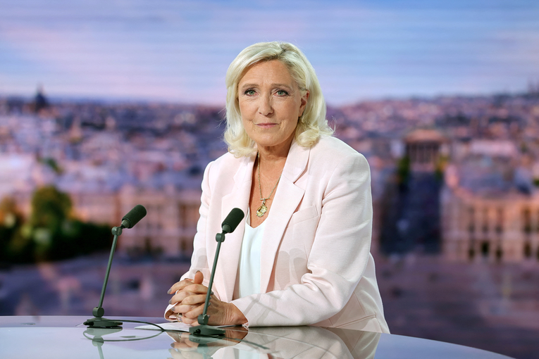 LE PEN: Kandidirat ću se za predsjednicu Francuske