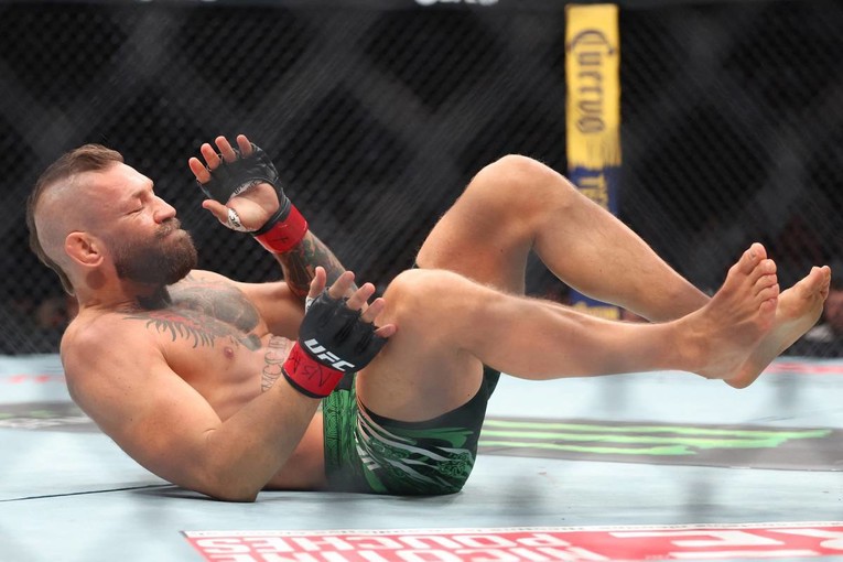 VIDEO Debakl McGregora: Povratak u UFC prekinula teška ozljeda koljena