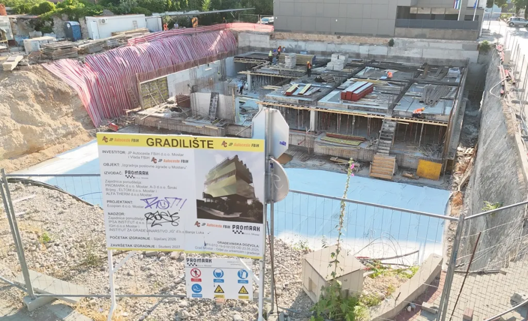 Napreduje gradnja upravne zgrade Autocesta FBiH u Mostaru, vrijedne gotovo 22 milijuna KM Napreduje gradnja upravne zgrade Autocesta FBiH u Mostaru, vrijedne gotovo 22 milijuna KM