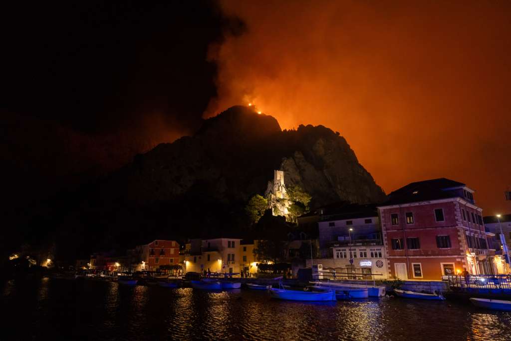 Preminula peta osoba stradala u velikom požaru u Omišu Preminula peta osoba stradala u velikom požaru u Omišu