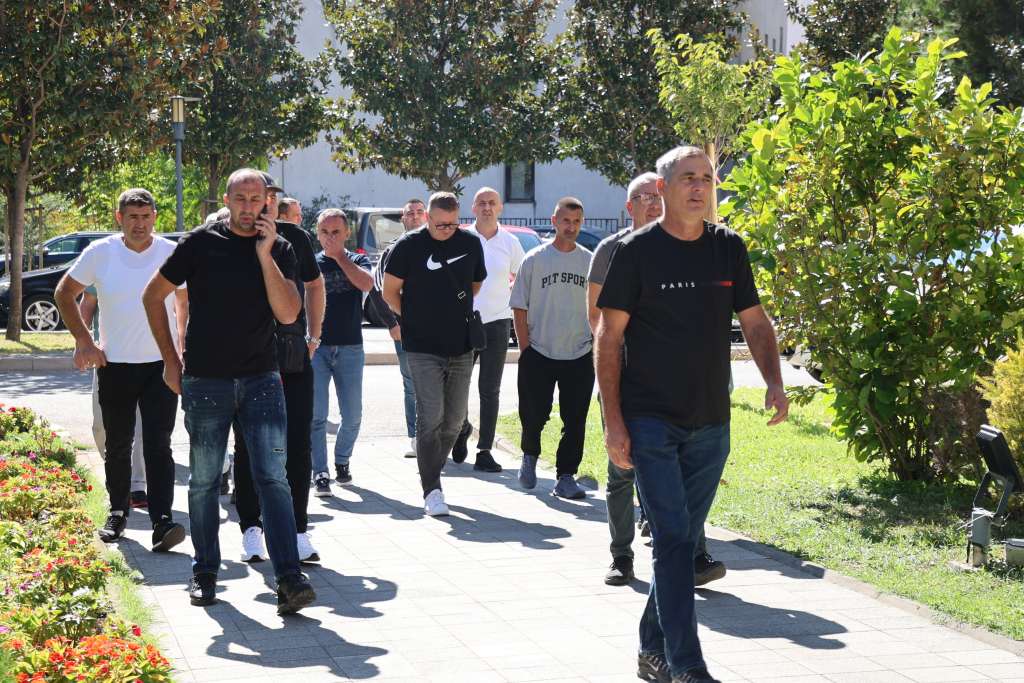 MOSTAR: Radnici ‘Komunalnog’ spremni raditi, ali i dalje traže ostavku direktorice