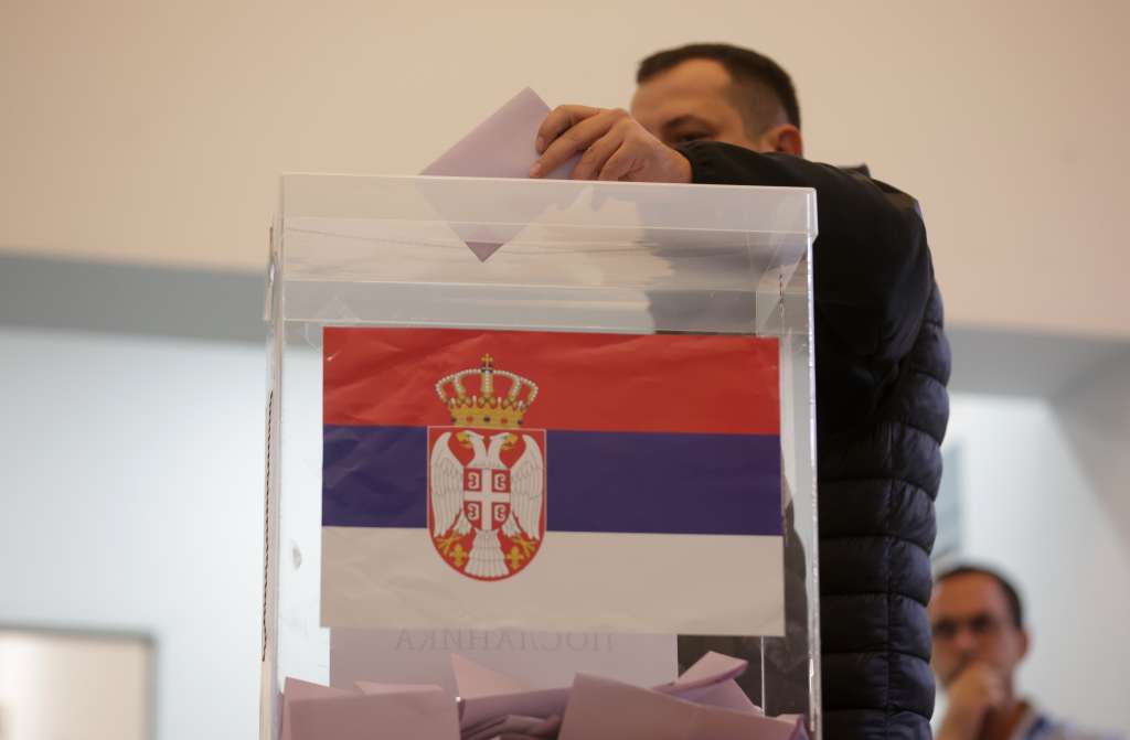 SRBIJA: Do podneva glasovalo 34,55 posto birača, zabilježe brojne nepravilnosti