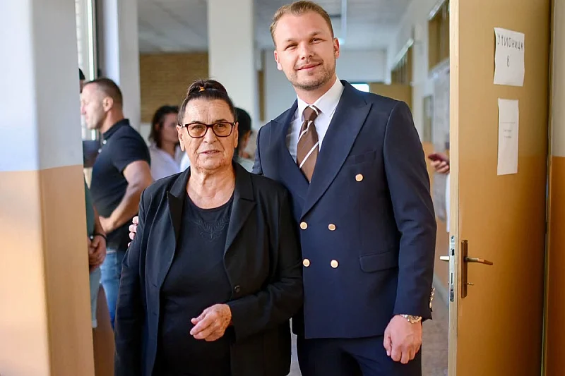 Stanivuković s bakom Gospom glasao na izborima