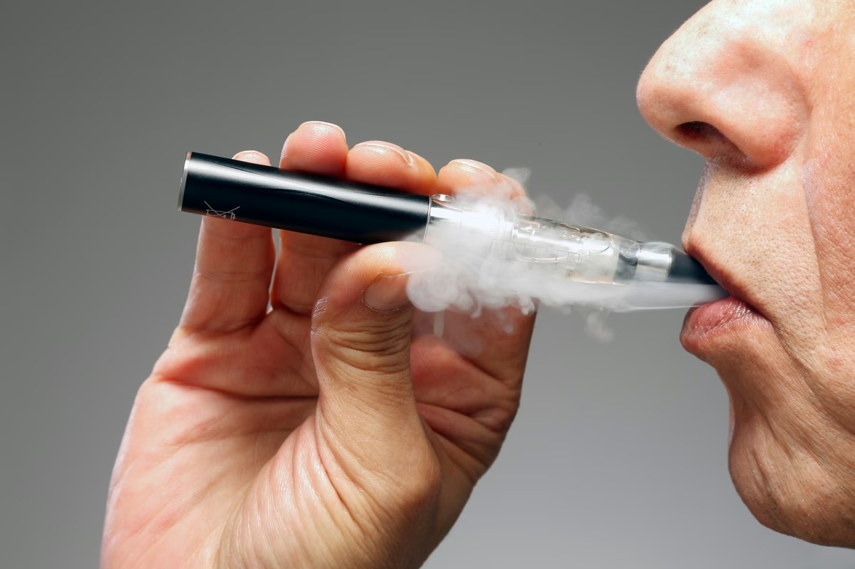 Jesu li elektroničke cigarete doista manje štetne od običnih?